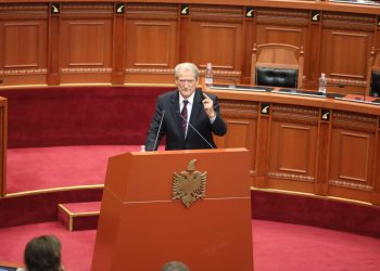 Berisha: Yuri Kim po ikën e cilësuar si një sekretare e PS-së, kërkoju falje shqiptarëve për qëndrimet e tua