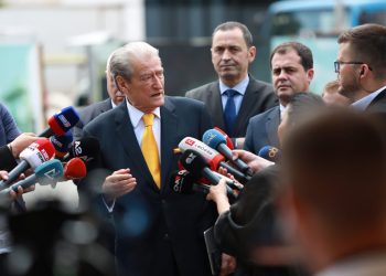 Berisha: Argati i Vuçiçit dorëzoi tekstin e shkruar në Beograd, ndërhyrje flagrante në Kosovë!