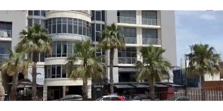 U dorëzua apo u arrestua? Detajet e fundit dhe pamjet nga shtëpia e Dakos