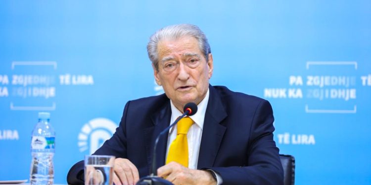 Berisha: Ftoj DASH dhe Kongresin e SHBA-ve të hetojë për pronat e Yuri Kim në Shqipëri