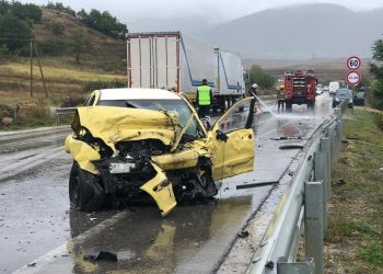 EMRI/ Aksident në aksin Korçë-Bilisht/ Trajleri përplaset me makinën, një i vdekur