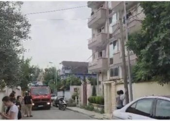 Përfshihet nga flakët konvikti i vajzave në Elbasan, ende nuk dihen shkaqet