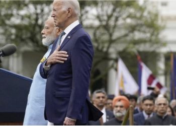 VIDEO/ Gafat e Biden kthehen në normalitet, këtë herë ngatërron himnin kombëtar të SHBA-së me atë të Indisë