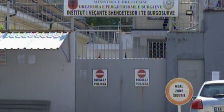 I shtruar në spitalin e burgjeve, ndërron jetë një i dënuar për vrasje