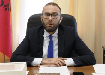 Kryesia mblidhet për t’i shtruar rrugën Bashës! Bardhi bojkoton