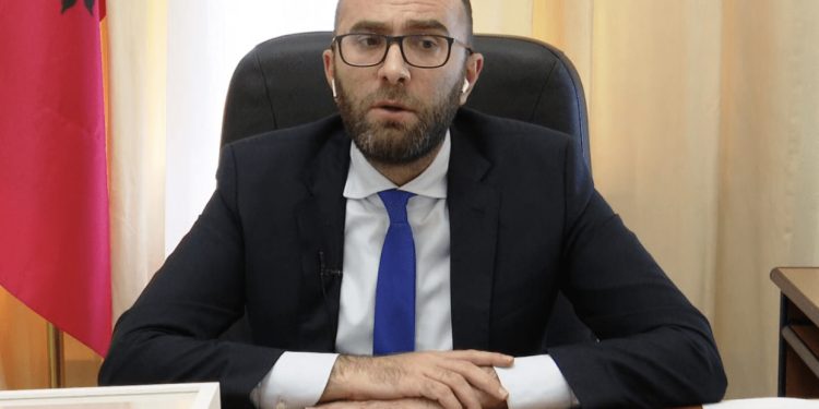 Kryesia mblidhet për t’i shtruar rrugën Bashës! Bardhi bojkoton