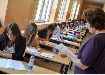 Ankth dhe stres! Ambulanca merr maturantin nga provimi