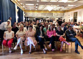 Vështrim/ Shifrat i “nxjerrin bojën” këshillit të Bashës