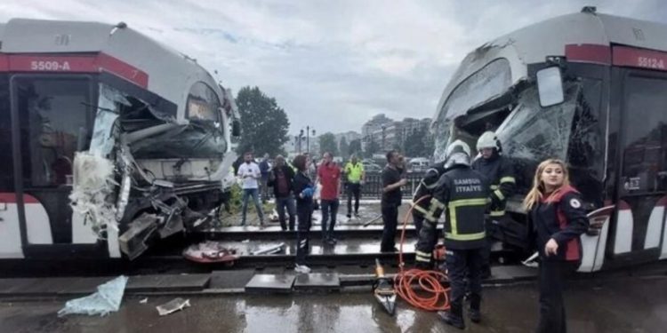 Aksident tragjik në bregdetin turk, dy tramvajë përplasen ‘kokë më kokë’, 26 të plagosur