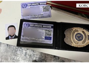 FOTO/ Goditet rrjeti i falsifikimit të pasaportave diplomatike/ Dy të arrestuar, nën hetim disa të tjerë