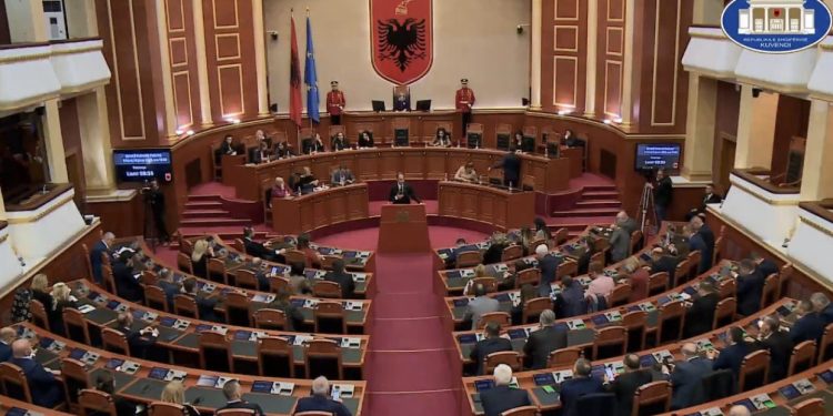 Seanca plenare, çështja e Kosovës pritet të shkaktojë “përplasje” mazhorancë-opozitë