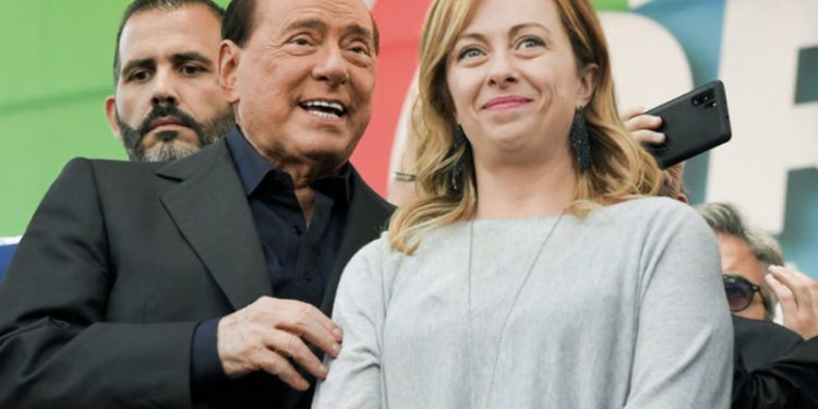 Pse vdekja e Berlusconit e bën Melonin më të fortë