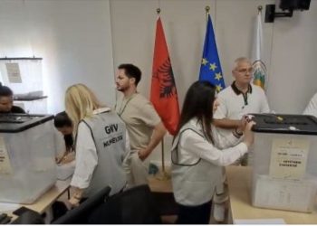 LIVE/ Nis rinumërimi i votave për Bashkinë e Rrogozhinës
