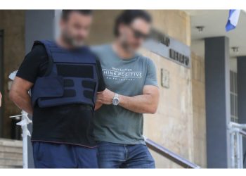 “Më jep lekët tani”! I rrethuar nga policët! Ky është shqiptari që vrau shokun