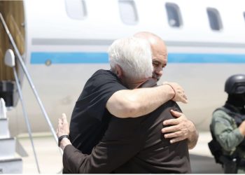 Bill Clinton largohet nga Shqipëria: Ishte e gjitha e jashtëzakonshme