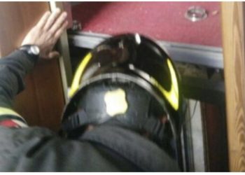 Gruaja gjendet e vdekur në ashensorin e bllokuar mes dy kateve