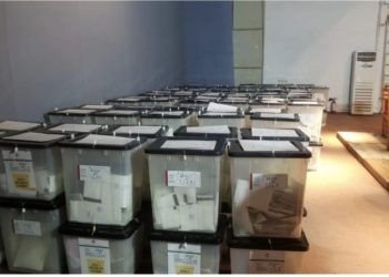 Zgjedhjet në Rrogozhinë, dorëzohen kutitë e votimit, pritet nisja e numërimit