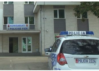 Plagosi me armë 33-vjeçarin në Fier, policia në ndjekje të autorit /Emrat