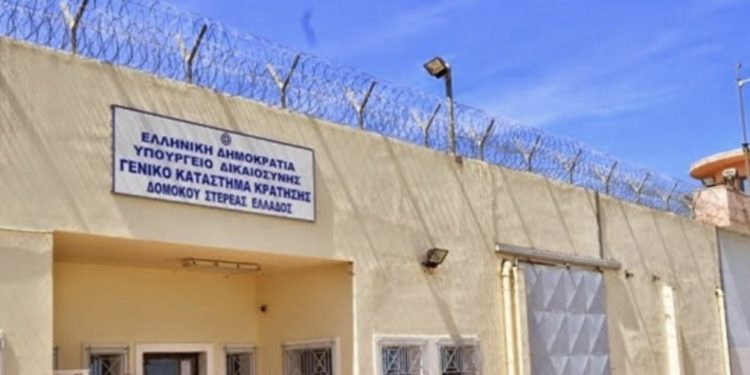 U arratis nga burgu, policia greke në “këmbë” për kapjen e shqiptarit