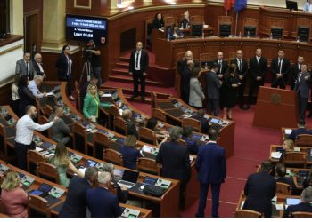 Grupi i Berishës kërkesë në Kuvend: Duam debat me Ramën për Ahmetajn