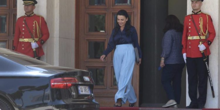 Përplasja e parë mes Ramës dhe Presidentit? Zbardhet arsyeja e takimit mes Begajt dhe Ballukut