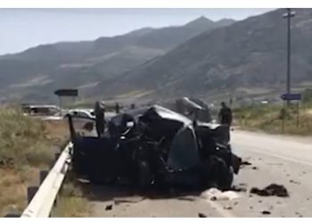 Aksident në Korçë, makina bëhet fije-fije, drejtuesi dërgohet në spital