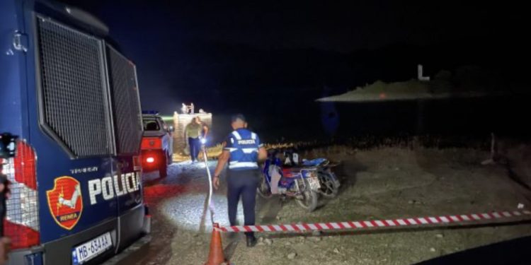 Tragjedia në Gramsh, gjendet një nga viktimat