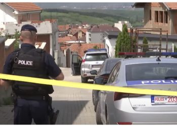 E rëndë/ Vritet 17-vjeçari në mes të natës në rrugë