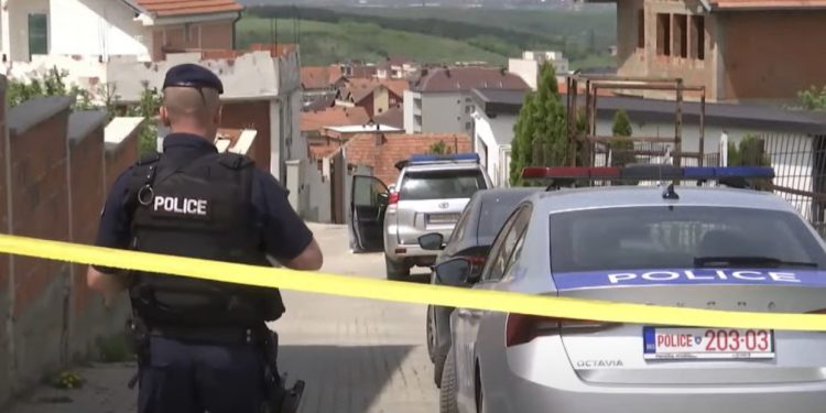 E rëndë/ Vritet 17-vjeçari në mes të natës në rrugë