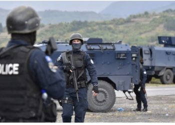 Policia blindon pikën doganore të Jarinjes, dyshohet se drejt Kosovës është nisur një grup i madh serbësh