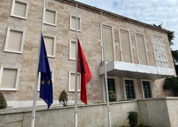 EMRAT/ Ndryshime në Qeveri / Shkarkohet zv.ministrja e Ramës dhe prefekti i Kukësit, emërime të reja edhe Kadastër