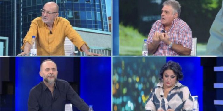 Hila debat me analistin: Thua broçkulla, s’del info jashtë mbledhjes së Asamblesë. Sulo: Shyqyr që ike nga PS se do të flisje budallallëqe