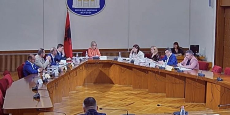 Nikolla shtyn për javën tjetër seancën për Ahmetajn, Bardhi: Po pengoni drejtësinë! Bashkëpunoni me krimin