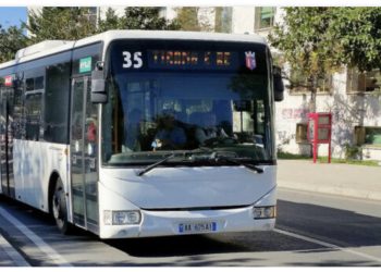 Kreu i Shoqatës së Transportit: Bileta e urbanit mund të shkojë 70 lekë