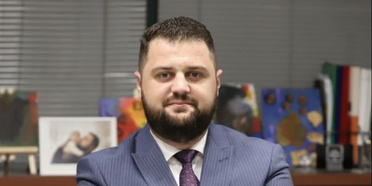 Çarja e tretë në PD/ Njeriu i Bashës që i mori vulën Bardhit: Jeni patericë e Berishës