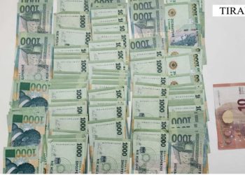 I vodhi në mënyrë të vazhdueshme para babait të tij, pranga 18-vjeçarit në Tiranë