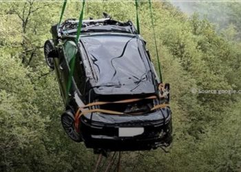 EMRAT/ Thellohet tragjedia e aksidentit në Tiranë/ ‘Range Rover’ ra në humnerë, 2 të vdekur