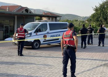 Detajet/ U ekzekutua me pije në dorë sa doli nga marketi, pamje të rënda nga atentati në Lezhë