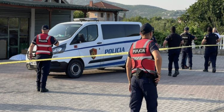 Detajet/ U ekzekutua me pije në dorë sa doli nga marketi, pamje të rënda nga atentati në Lezhë