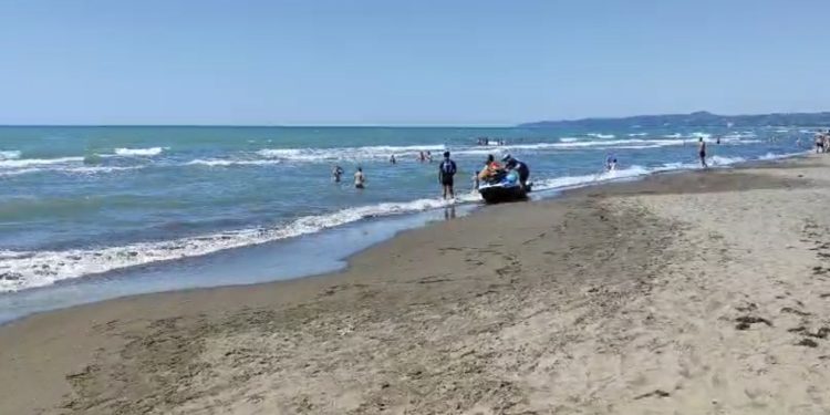 Tragjedia në Kavajë, dëshmitë e pushuesve: Ambulanca u vonua, 2 prej tyre ishin gjallë