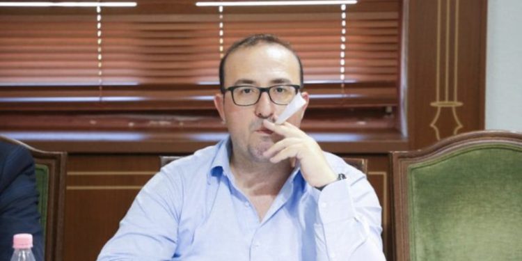 Legalizimi i kanabisit, Korreshi te ‘Ligjet’: Pse nuk merrni edhe çunat e Londrës!