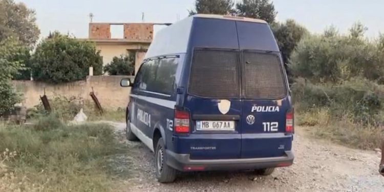 VIDEO/ Tragjedia në Vlorë/ Çifti po ujitnin arën, kur kanë rënë në kontakt me rrymën elektrike