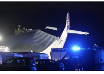 Rrëzohet avioni, 5 të vdekur e 5 të plagosur