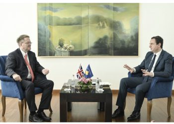 Rama në Prishtinë, Kurti takon ambasadorin britanik