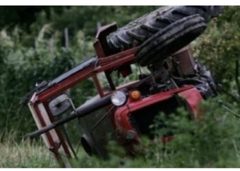 Përmbyset zetori plot me dru, ndërron jetë shoferi