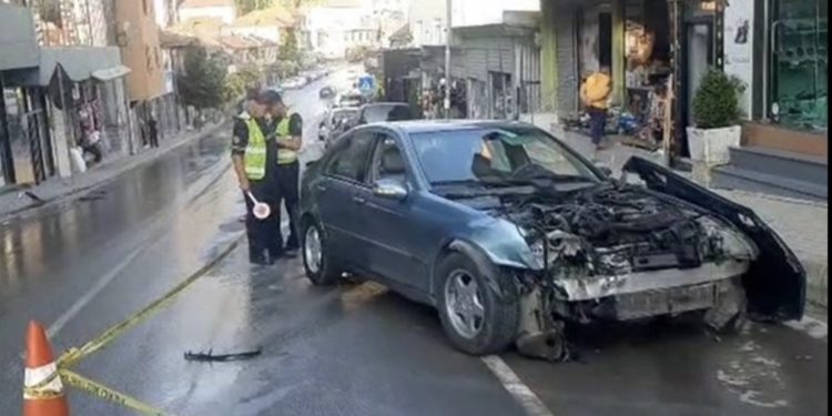 Aksident në Dibër, “Benzi” merr para 2 makina