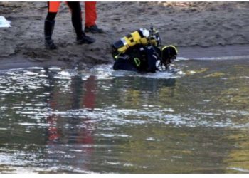 Tragjike! Babai futet për të shpëtuar djalin, mbyten të dy