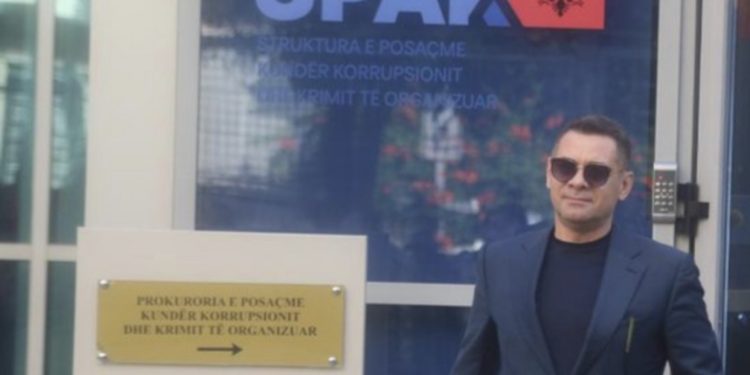 Gazetari i njohur paralajmëron “goditje” edhe më të lartë se Ahmetaj, por nga e djathta