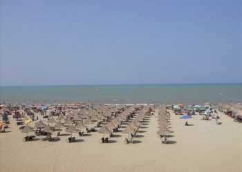 Mbytet një i moshuar në plazhin e Golemit