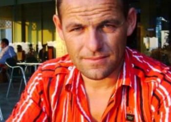 Denoncimi! Drejtori elektrikut në Librazhd në konflikt interesi. Firmos dhe merr lekët si inxhinier elektrik në lidhjet e reja